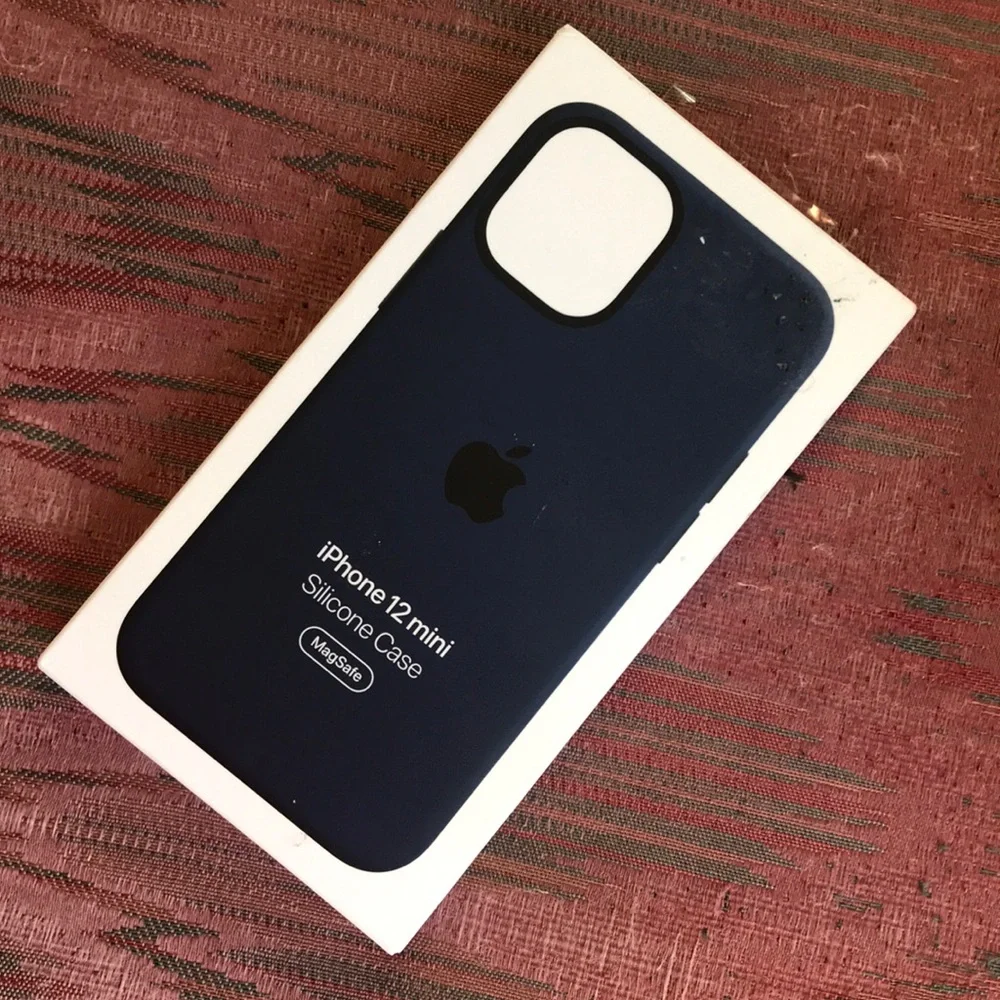 Apple iPhone 12 mini Silicone Case with MagSafe, Deep Navy